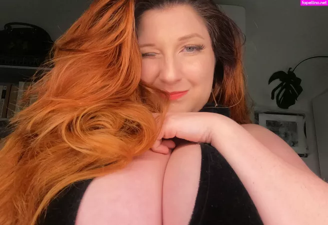 Chloeblossom 2 OnlyFans Thumbnail #d3TqElAQZ0