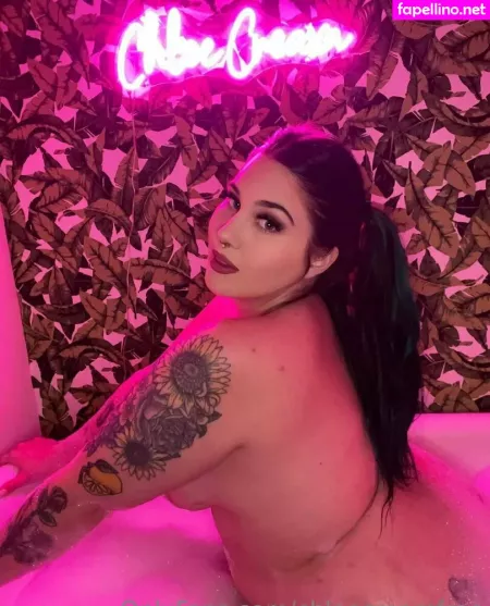 Chloecreamfree OnlyFans Thumbnail #CDtvxhFK9U