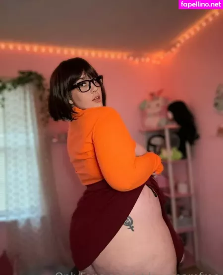 Chloecreamfree OnlyFans Thumbnail #KkuCYQaDHO