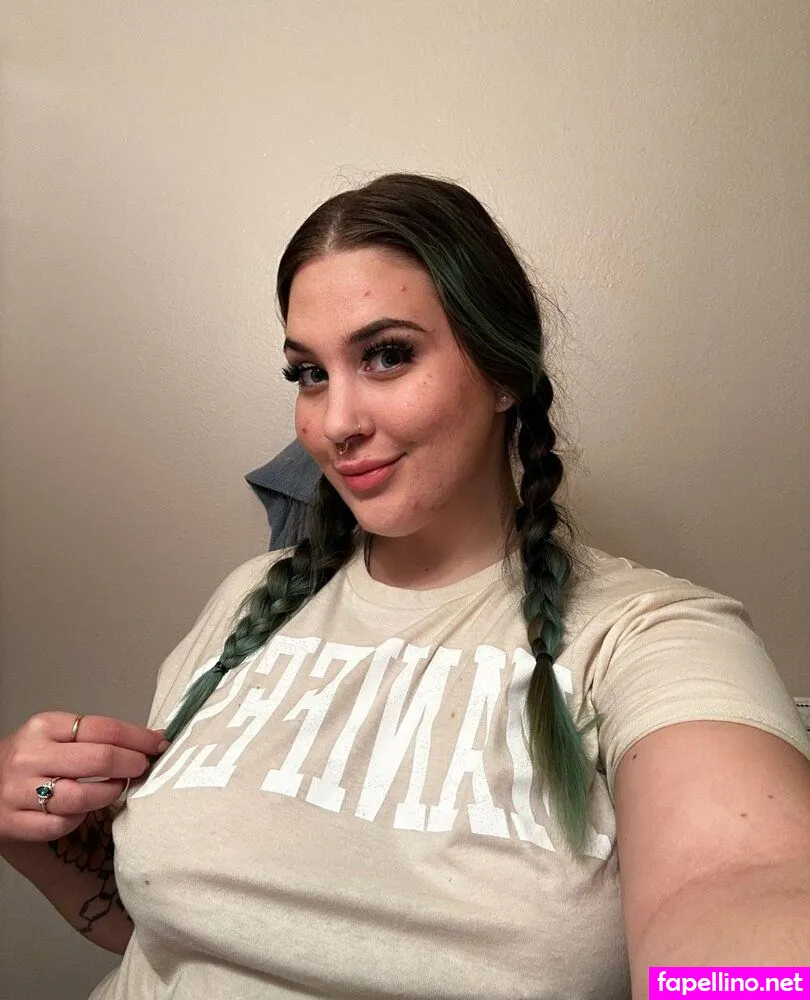 Chloe Cream, ChloeCupids, Chloevip, chloecreamvip, livingdeadgxrl, strwbrry_cream Nude Leaked OnlyFans Photo #yN7uWWVTzo