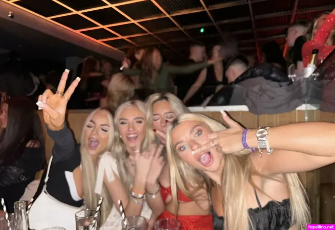 Chloeeelynch OnlyFans Thumbnail #yXGtUHqwV1