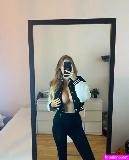 Chloeemiller OnlyFans Thumbnail #LL0yN6GcxV