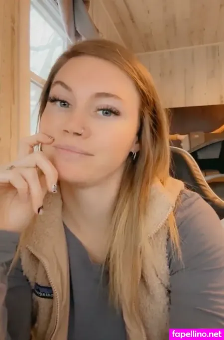 Chloeklinexo OnlyFans Thumbnail #2KuTT8gtan