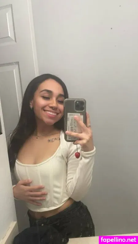 Chloemina OnlyFans Thumbnail #PEDZ3vM3p0