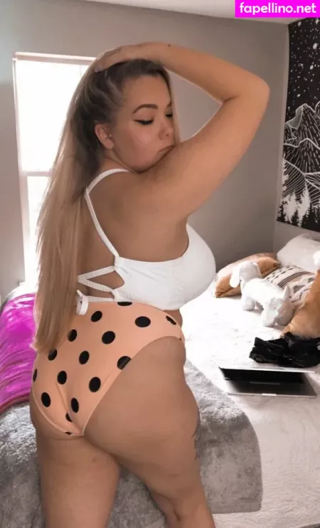 Chloenyxxx420 OnlyFans Thumbnail #KehC8o3igU