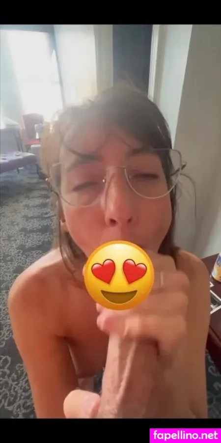 Chloesxxxcloset OnlyFans Thumbnail #l8IGF7y0jH