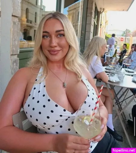 Chloetharle OnlyFans Thumbnail #NzrmMZCKdd