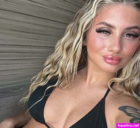Chloewxlker 1 OnlyFans Thumbnail #2hc6O4iU3U