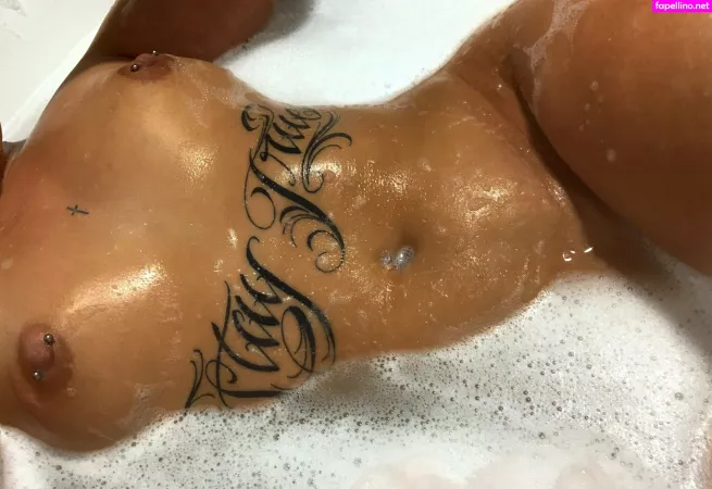 Chloxo22 OnlyFans Thumbnail #VTbNYm4d82