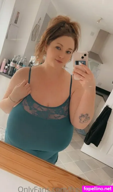 Chloze00 OnlyFans Thumbnail #IZjtWPtfYo