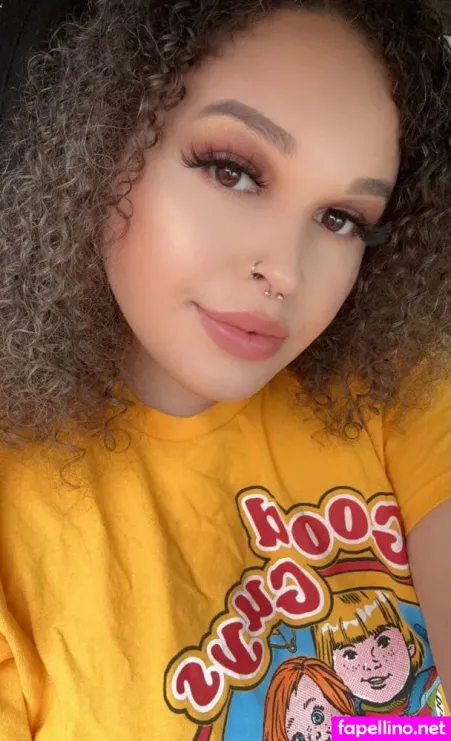 Chocharicaa OnlyFans Thumbnail #CoOvBxGBdv