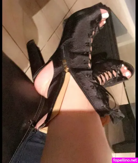 Chocharicaa Main Profile Photo