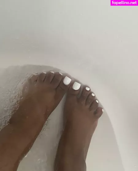 Chocolatefeet8 OnlyFans Thumbnail #OEWoBtfZUD