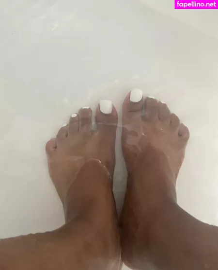 Chocolatefeet8 OnlyFans Thumbnail #Ot4hq6h1LA