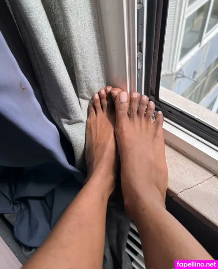 Chocolatefeetbabe OnlyFans Thumbnail #p1IrLLO52l