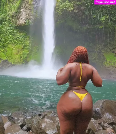 Chocolateleia OnlyFans Thumbnail #vx4vvEIxc9