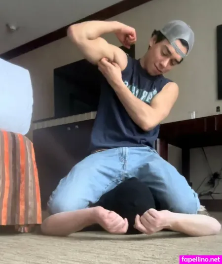 Chrissstone OnlyFans Thumbnail #YC3J8md6nQ