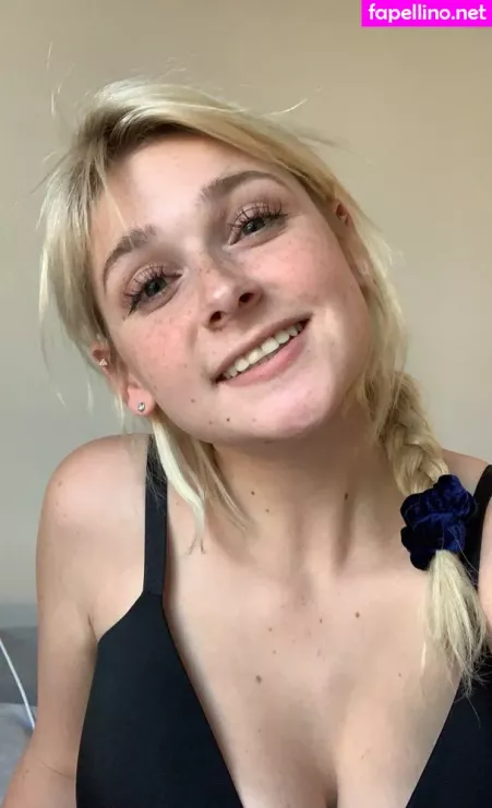Chrissycanthearyou OnlyFans Thumbnail #MJlTBO6ux3