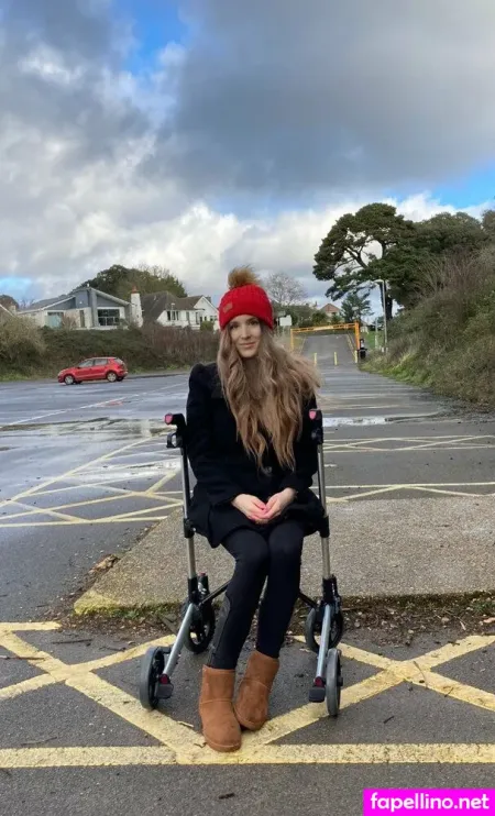 Chrissycantwalk OnlyFans Thumbnail #VyIfobJCpu