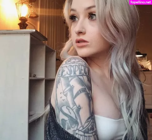 Christa Panek OnlyFans Thumbnail #XWC9hZs81C