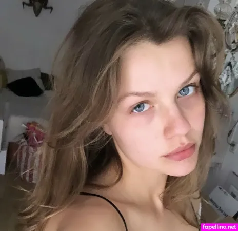Christiane F OnlyFans Thumbnail #0Qz2OnwD8o