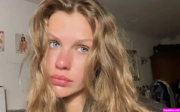 Christiane F OnlyFans Thumbnail #zOkg4X123U