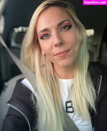 Christie Skylar OnlyFans Thumbnail #WRICh1u65c