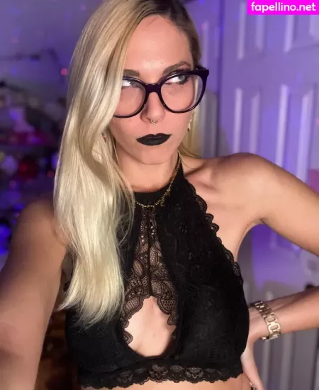 Christie Skylar OnlyFans Thumbnail #xBhoAXFFKT