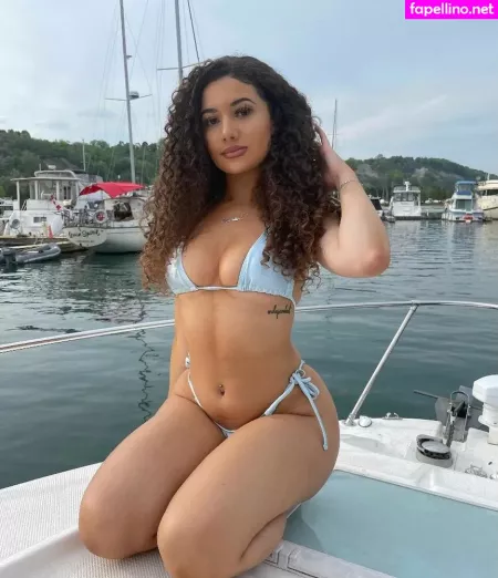 Christina April Amaral OnlyFans Thumbnail #K5giYE4kse