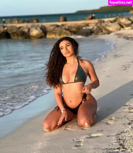 Christina April Amaral OnlyFans Thumbnail #i1DK8Lh5d6