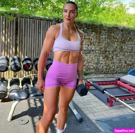 Christina Hammer OnlyFans Thumbnail #0lt4zLOrAZ