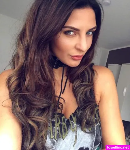 Christina Hammer OnlyFans Thumbnail #KGJ1PP7CrS