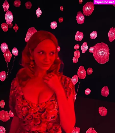 Christina Hendricks OnlyFans Thumbnail #0Xif3vIwPb