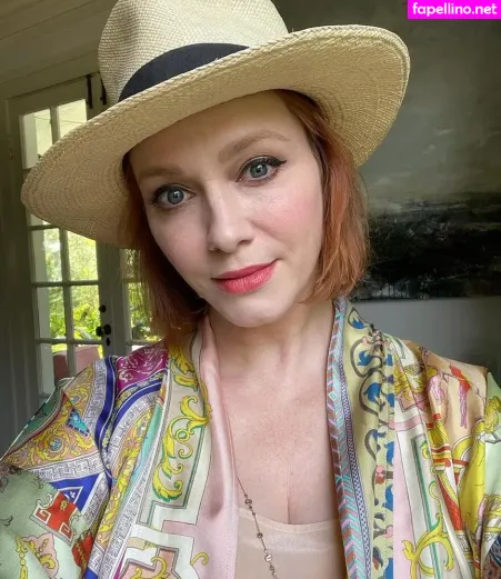 Christina Hendricks OnlyFans Thumbnail #8boBumrHPR