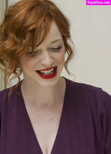 Christina Hendricks OnlyFans Thumbnail #BtR4KUB7r9