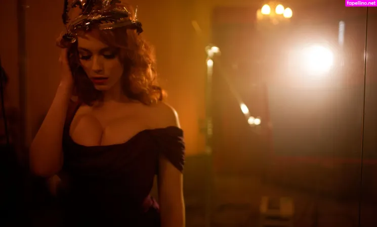 Christina Hendricks OnlyFans Thumbnail #NxpBBgQrGJ