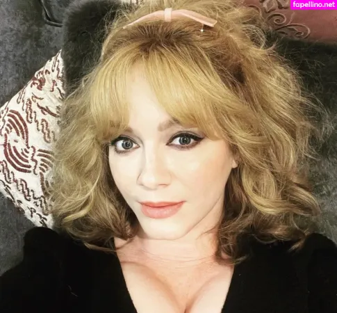 Christina Hendricks OnlyFans Thumbnail #e38ZzfyASF