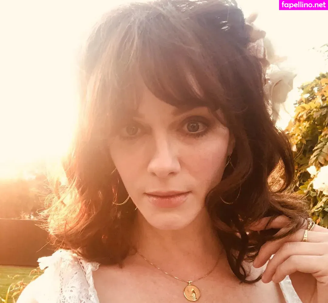 Christina Hendricks, actuallychristinahendricks Nude Leaked OnlyFans Photo #w6QsCkTCR3