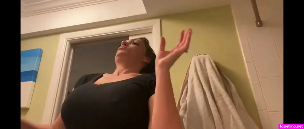 Christina Randall OnlyFans Thumbnail #Av4GzCfrre