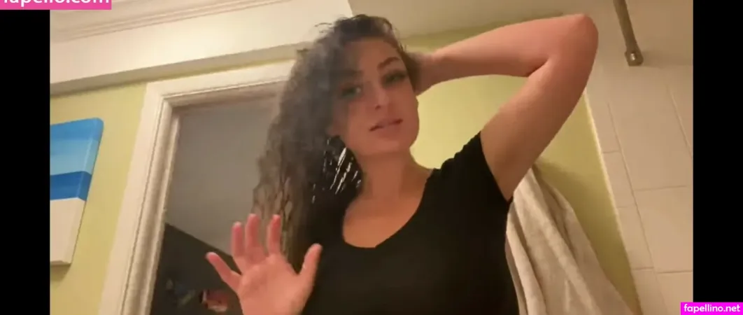 Christina Randall OnlyFans Thumbnail #s0VDpieCn8