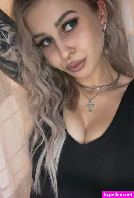 Christina Sigl OnlyFans Thumbnail #UBljNlXSUg
