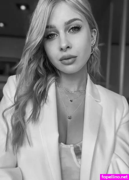 Christina Sigl OnlyFans Thumbnail #XHe4VPzZzr