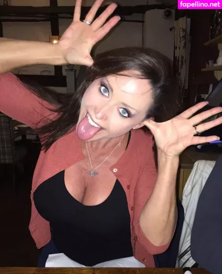 Christinacarter OnlyFans Thumbnail #8tARvwSp68