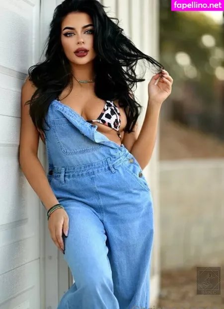 Christinaenaa OnlyFans Thumbnail #6dJKYeUrUm