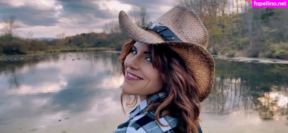 Christinanewtonyc OnlyFans Thumbnail #128AozVmH8