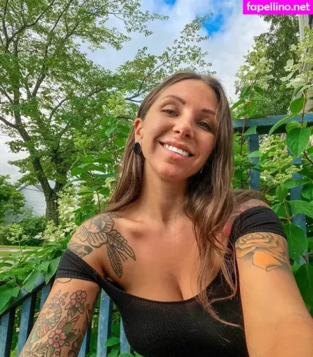 Christine Cote OnlyFans Thumbnail #BGE4luGgXS