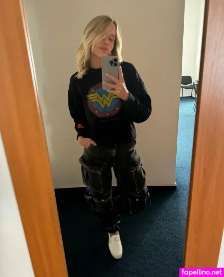 Christine De OnlyFans Thumbnail #VVaEapJ8BO