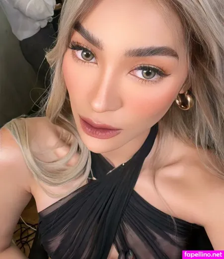 Christine Samson OnlyFans Thumbnail #8x4SJ6r1D7