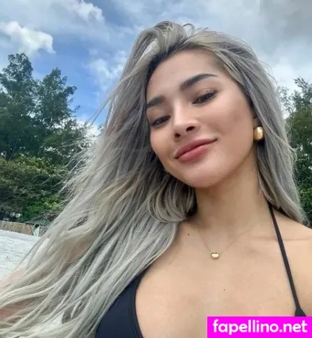 Christine Samson OnlyFans Thumbnail #i3S1b6pJYd