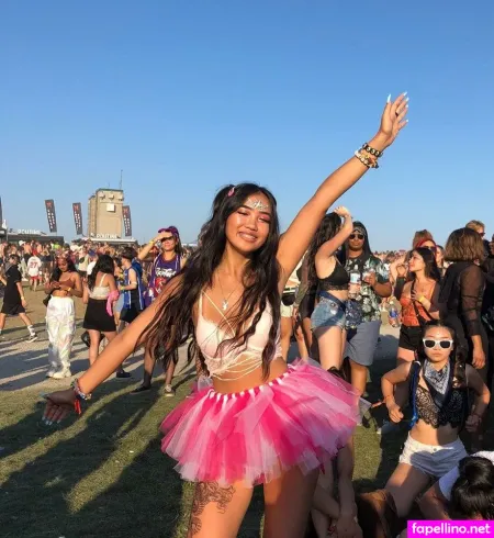 Christine Ye OnlyFans Thumbnail #AXvXLmwDkC